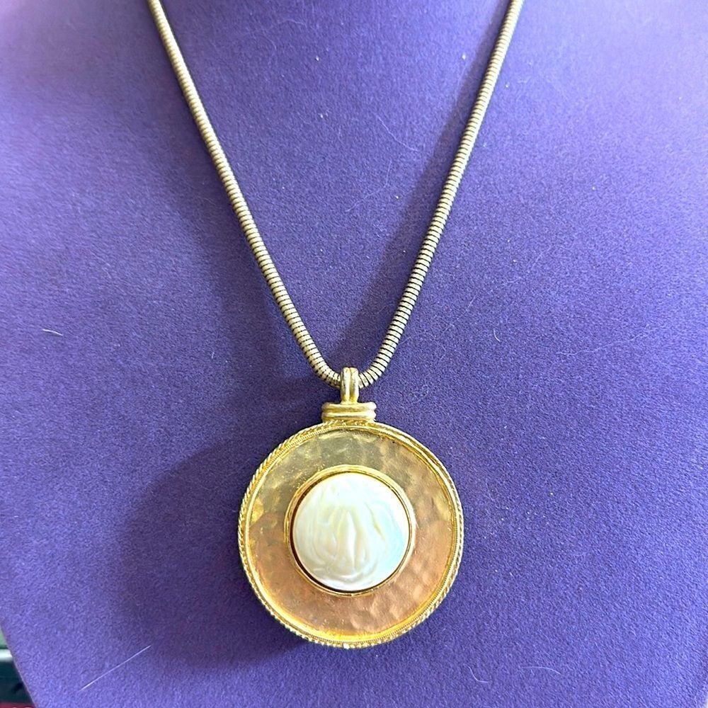 Chicos REVERSIBLE Necklace Pearl and Equestrian Design
